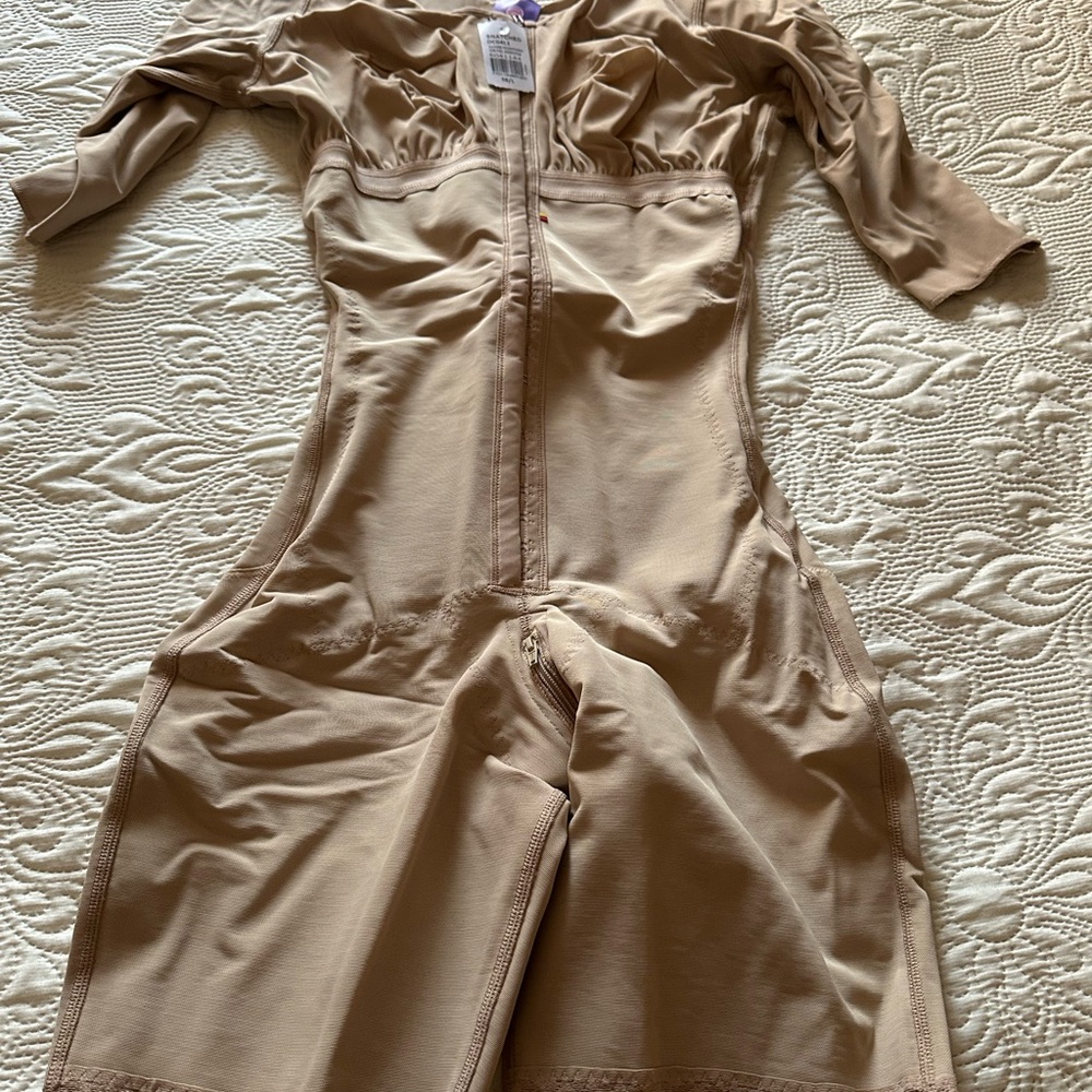 Women's Beige Full Body Shapewear - Picture 7 of 9
